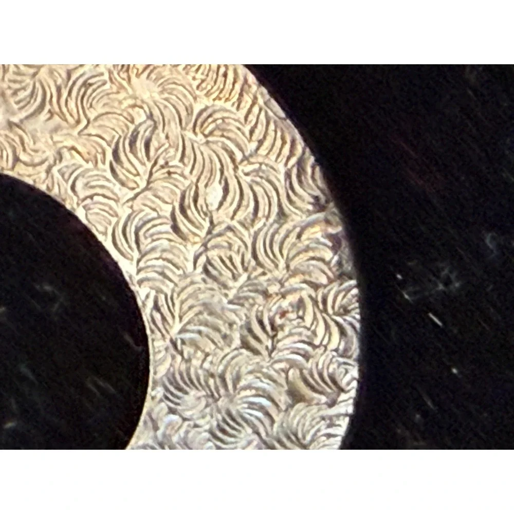 Textured Hoop Earrings Silver Swirl Pattern Crescent Horseshoe Cowgirl Rodeo‎